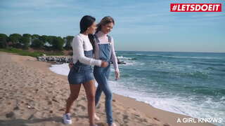 LETSDOEIT - #Apolonia Lapiedra - Sexy Ragazze Stanno Andando Selvatici Nella Loro Nuova Casa