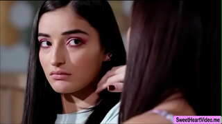 Алана һәм Эмили-береһенең телен ҡулланыу Уиллис Круз ҡаҙаныштары өсөн оргазм