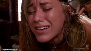 Nakatali ang buhok alipin sa lingerie bibig malinis tatluhan doggy-squating sa vibrator sa isang stick at vibrating dalawang tite, tsupa, pagkatapos ay may malalim anal fucked sa pagtatali, party, sa Itaas na Palapag