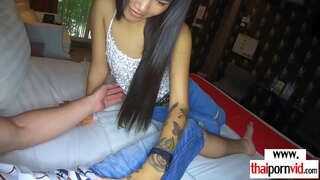 Skinny amateur asiatescher Schlampe benotzt vun hannen vun engem BWC