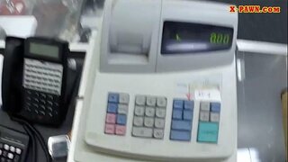 Blonde babe የሚሰጡዋቸውን መጠቀም አልባሳት እና pounded