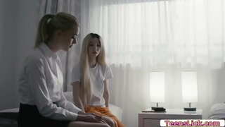 Kenzie रीव्स उंगलियों और उसके सहपाठी Anny औरोरस चूत Kenzie रीव्स उंगलियों और उसके सहपाठी Anny औरोरस चूत